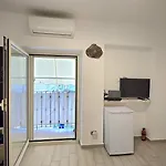 Pure Minimal Loft Old Town