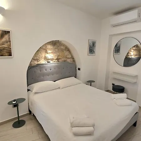 Pure Minimal Loft Barivecchia Old Town Appartement