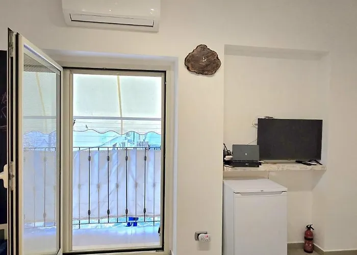 Pure Minimal Loft Old Town