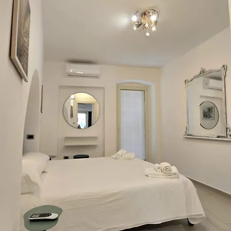 아파트 Pure Minimal Loft Barivecchia Old Town *