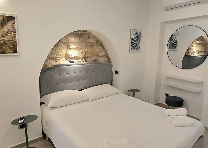 Pure Minimal Loft Old Town Apartament